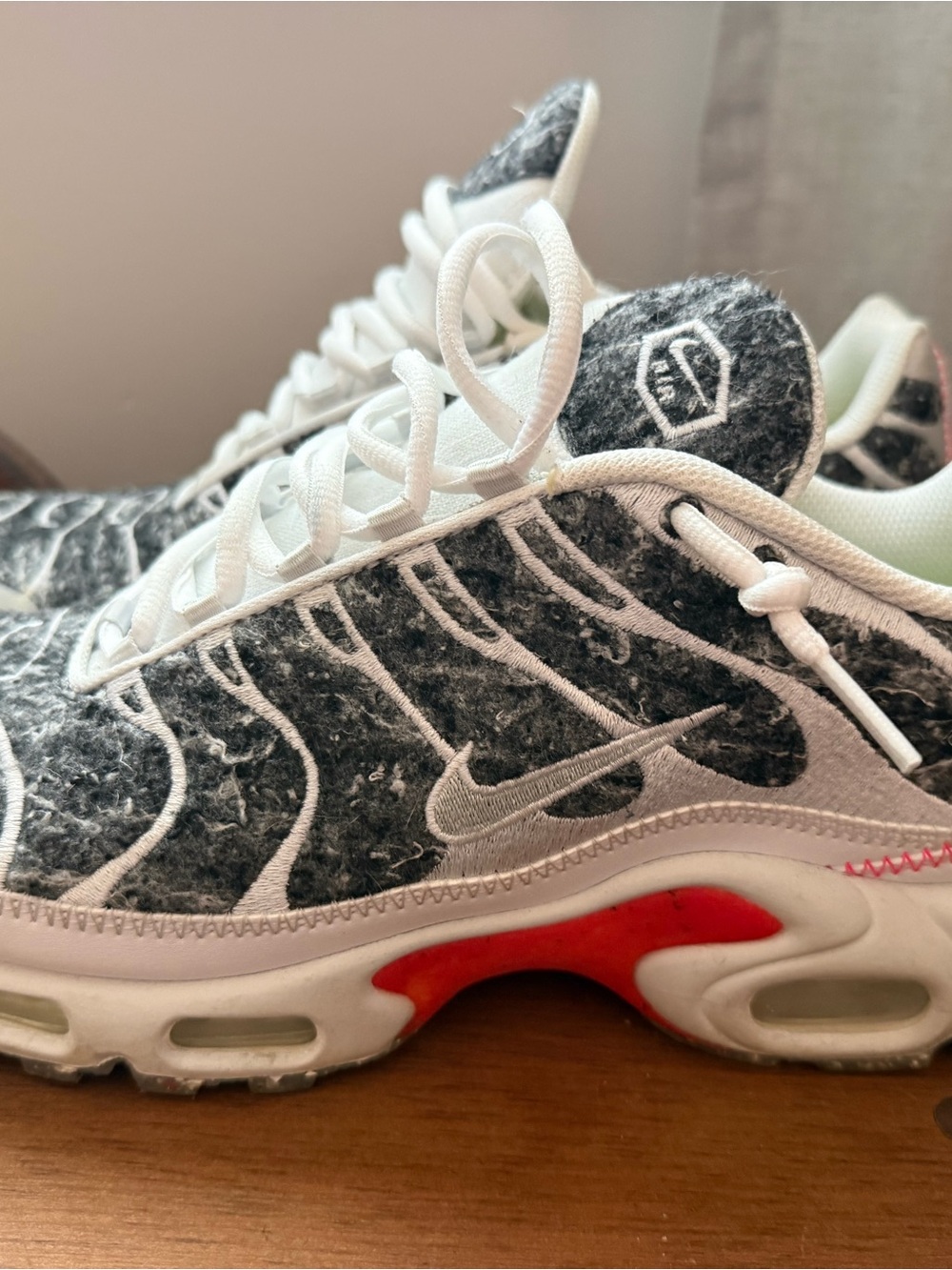 Nike Air Max Plus Grey and White Felt Sneakers